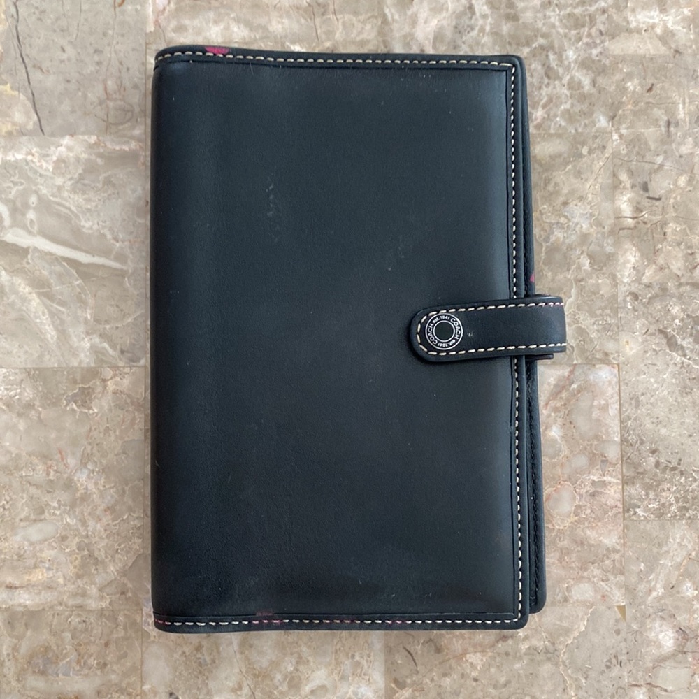 Vintage Coach folding holder about 4 1/2x7 in black leather snap closure